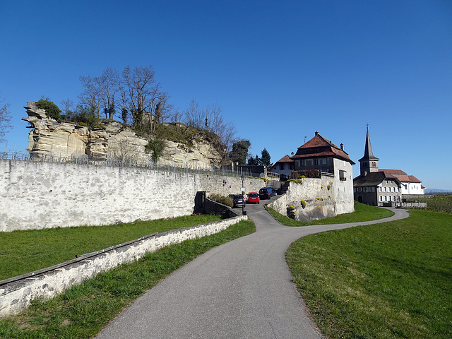 Font FR: Ansicht des Burgfelsens, des Wohnschlosses und der Kirche ( zusätzliche Info siehe Anhang )