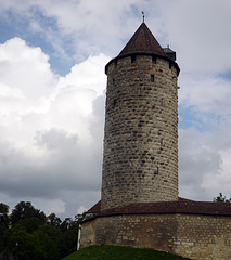 Der  Réfous-Turm im Schloss Pruntrut