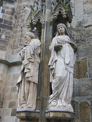 Stifterfiguren an der Thomaskirche zu Leipzig