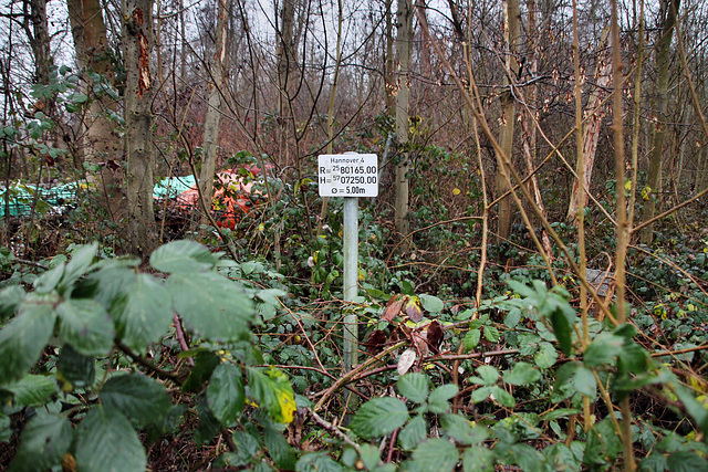 Zeche Hannover 3/4/6, Hinweisschild über dem ehem. Schacht 4 (Wattenscheid-Günnigfeld) / 18.12.2021