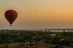 im Ballon über Bagan (© Buelipix)