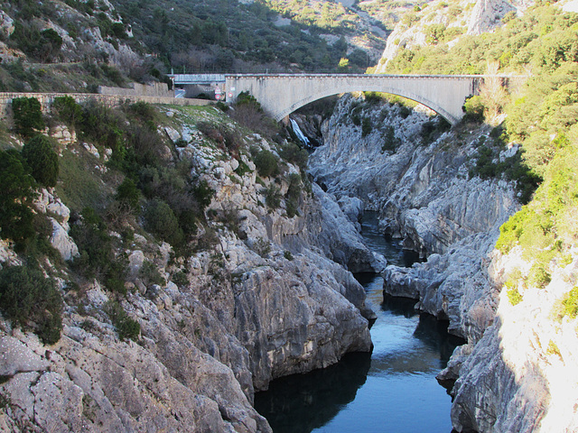 09-Aqueduc enjambant l-Hérault