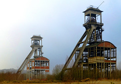 BE - Maasmechelen - Pit frames