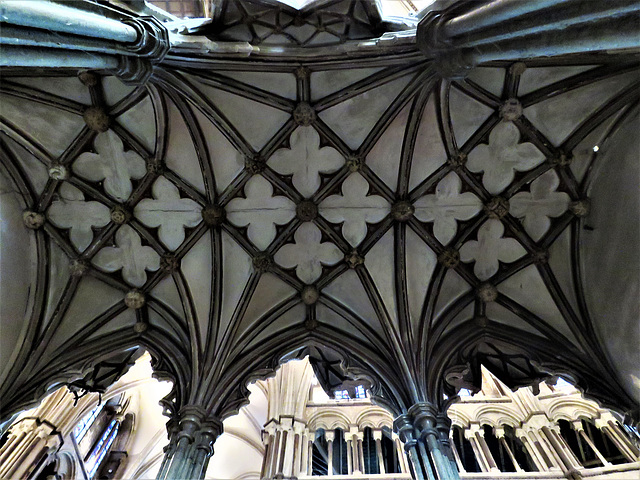 canterbury cathedral (32) c14 tomb canopy vaulting of archbishop stratford +1348