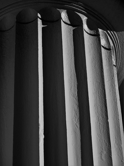 Column detail shadowplay 1