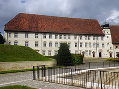 Im Innenhof von Schloss Pruntrut