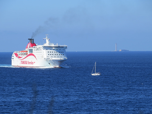 Tunisia Ferries en approche.