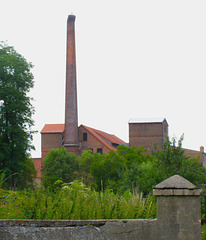 Schornstein der ehemaligen Brennerei Schornstein der ehemaligen Brennerei