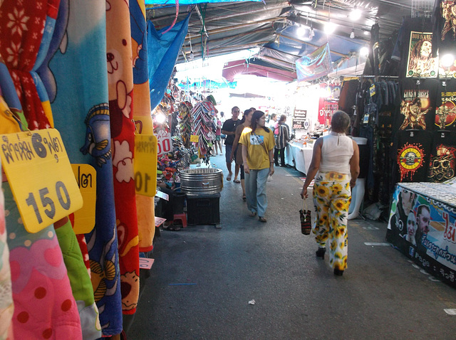 Dame Thaïlandaise en Talons Hauts /  Thai Lady in high heels