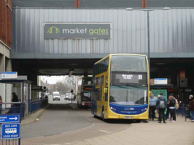 First Eastern Counties 33808 (YX63 LJO) in Great Yarmouth - 29 Mar 2022 (P1110166)