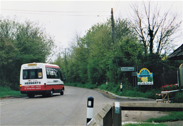 Herberts of Shefford F936 MTM at Rushden (Herts) - 30 Apr 1998 (386-23)