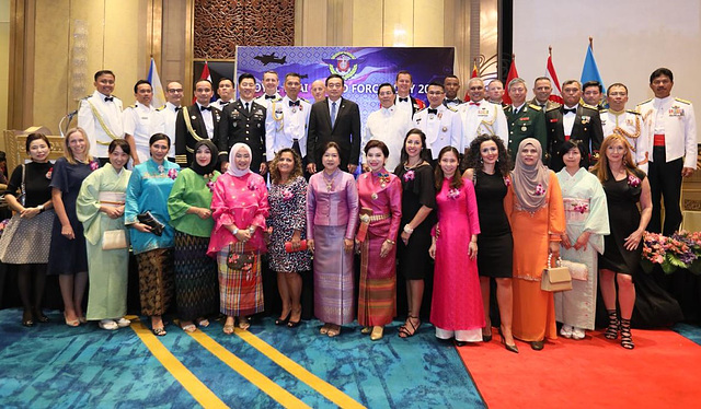 Journée des Forces Armées Thaïlandaises : Photo de groupe