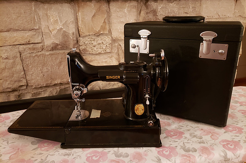 1948 Singer Featherweight 221