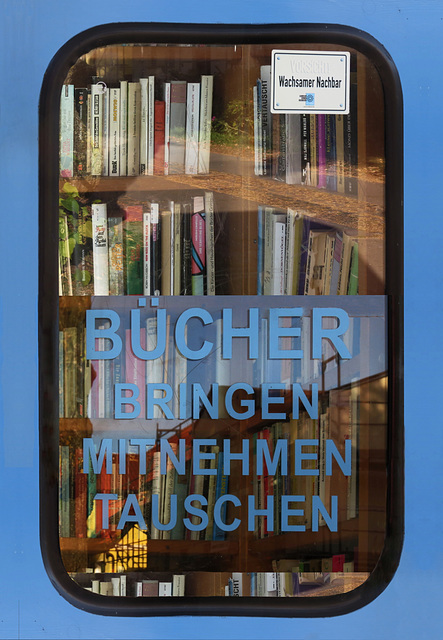 Bücher-Tauschbörse in einer Telefonzelle