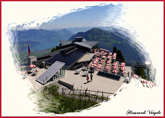 Bei der Bergstation Stanserhorn mit Blick auf den Vierwaldstätersee