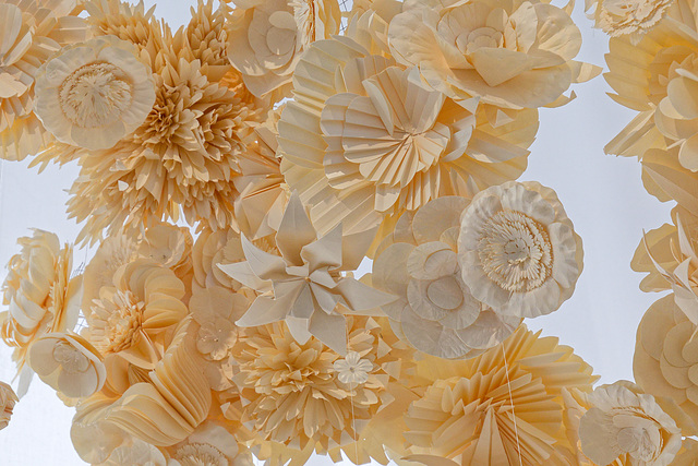 Fleurs en papier (Lemarié)