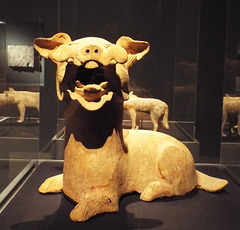 Dog Terracotta Sculpture in the Metropolitan Museum of Art, July 2017