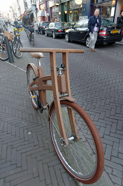 Vélo en bois