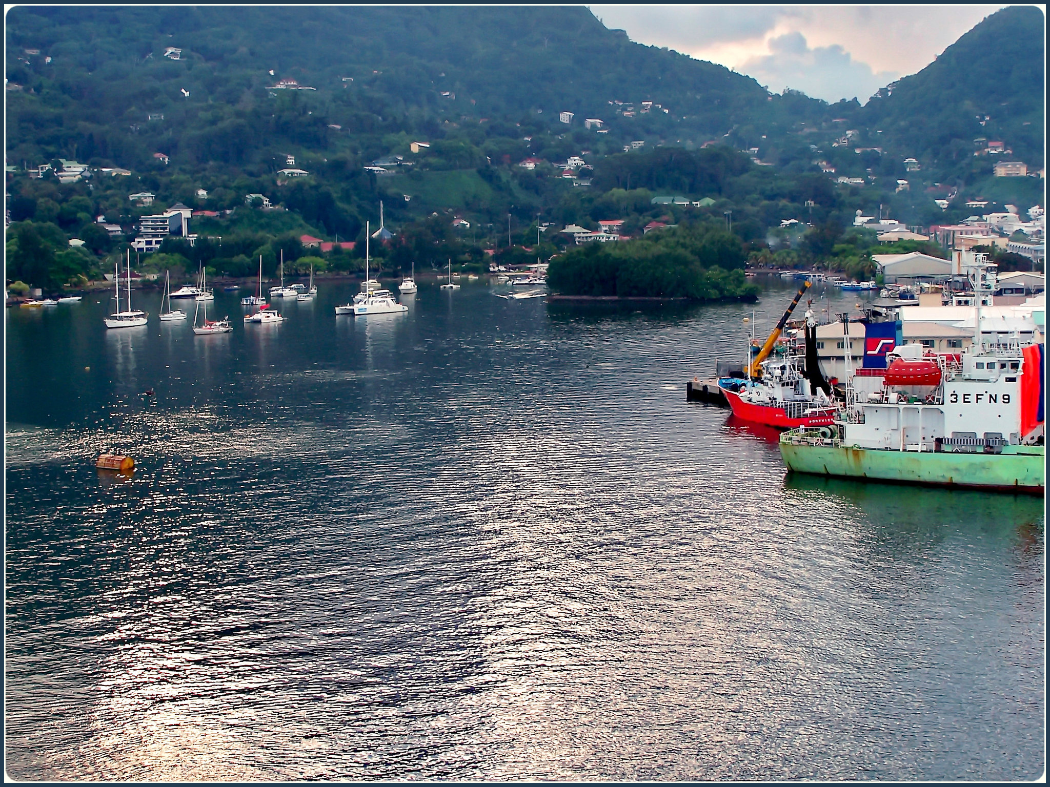 SEYCHELLES : il porto di Victoria