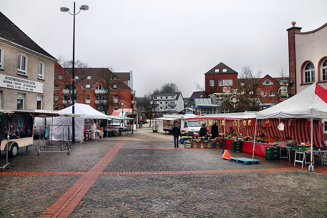 Markt auf dem Heinrich-Sondermann-Platz (Dortmund-Lütgendortmund) / 11.02.2023