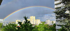 arc en ciel sur la ville