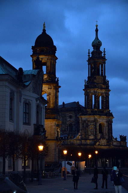 Es wird Nacht in Dresden