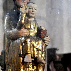 Vierge romane de l'église de St-Saturnin