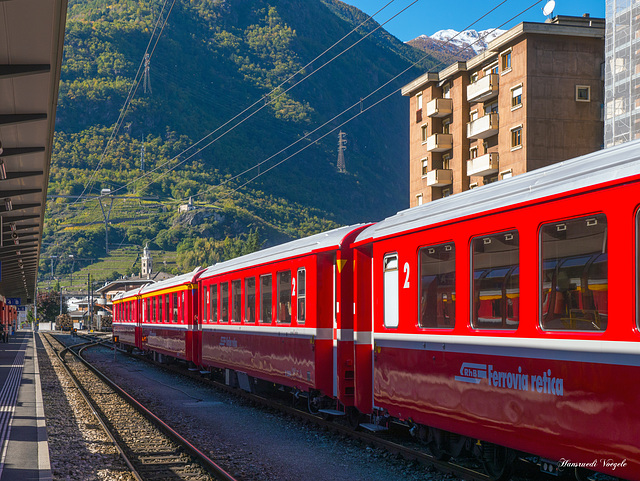 Bernina Bahn im Bahnhof von Tirano