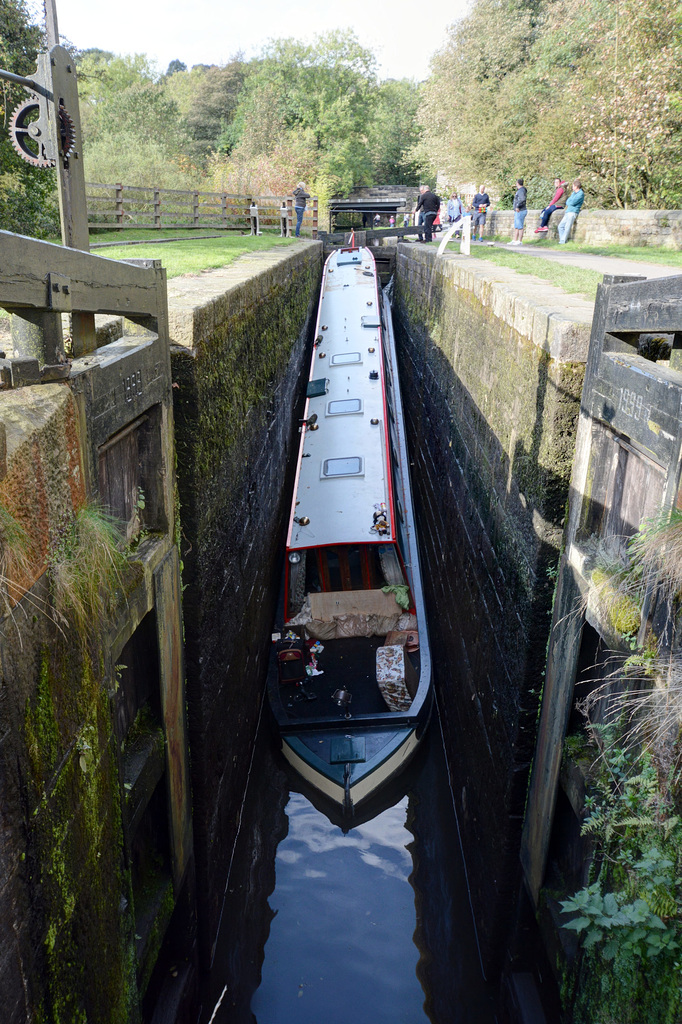 Trouble on't canal