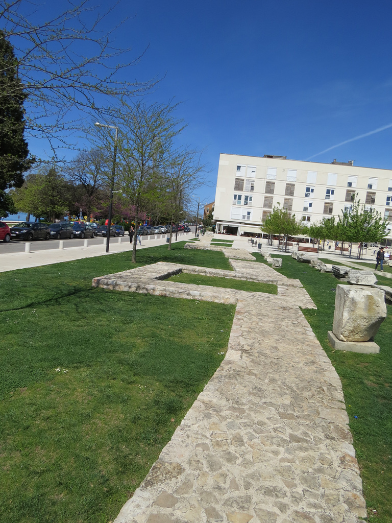 Zadar : tracé de la muraille romaine.