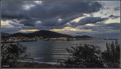 Playa de Ereaga con vistas al puerto de Bilbao