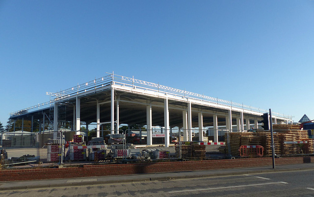 Slow Progress in Solent Road (3) - 27 September 2015