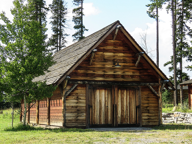 Barn during Bentley 51 drive