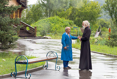 Le pope et son bedeau