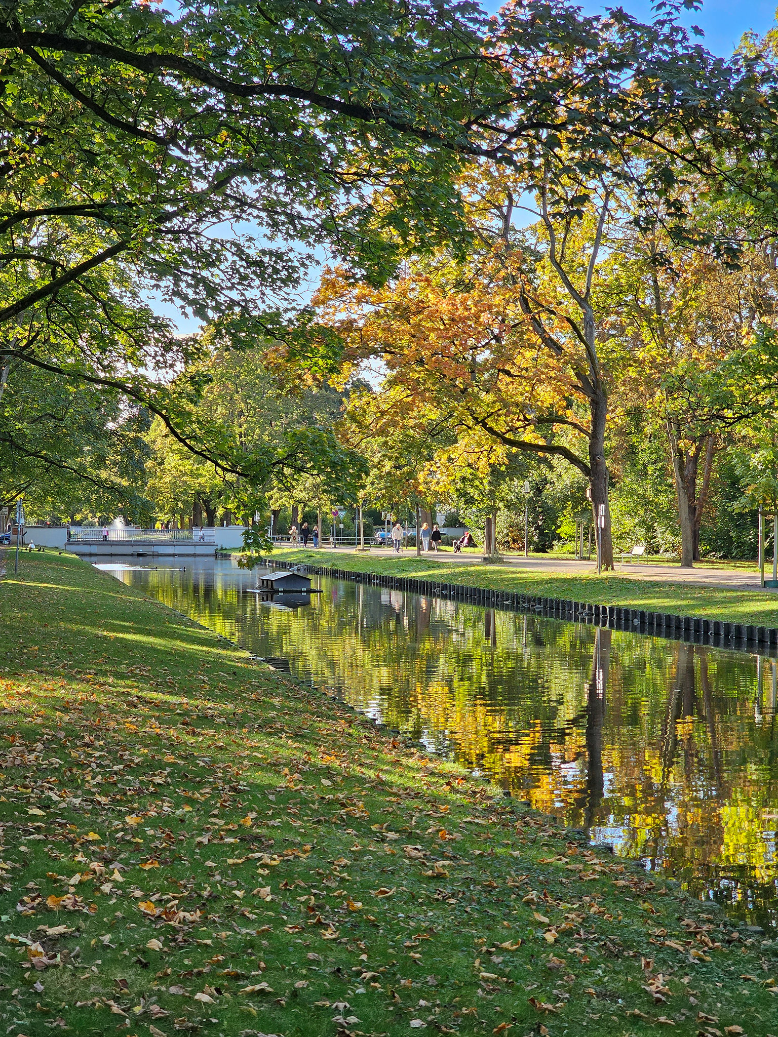 Köln - Lindenthaler Kanäle im Frühherbst