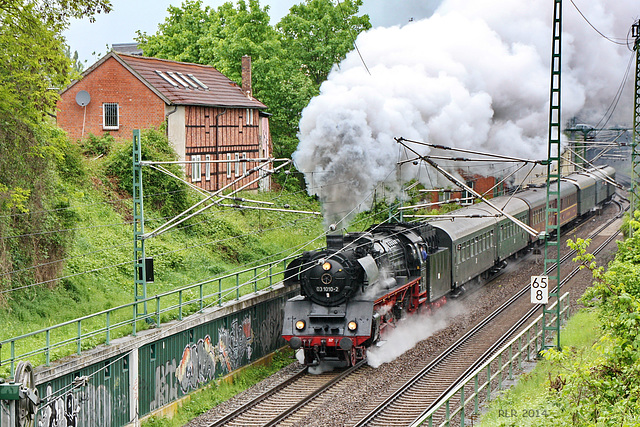 Schwerin, Ausfahrt des Sonderzuges mit der 03 1010-2