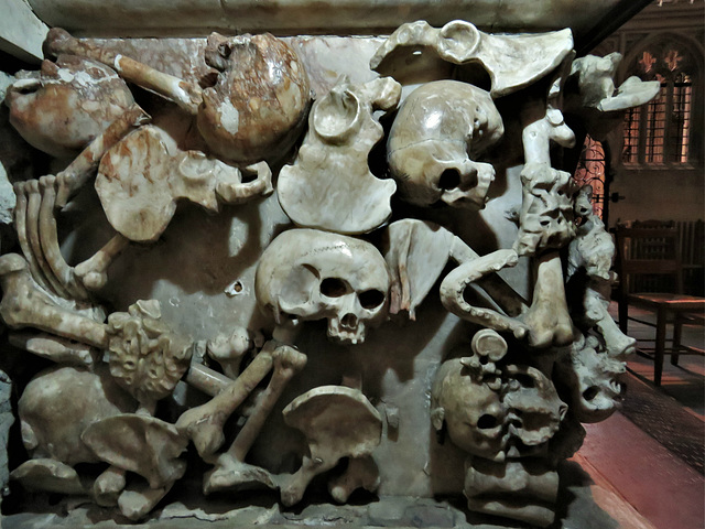 canterbury cathedral (183)c17 tomb of dean fotherby +1619, covered in skulls and bones