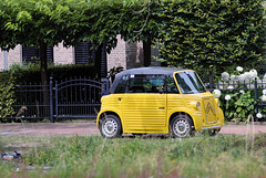 The yellow car