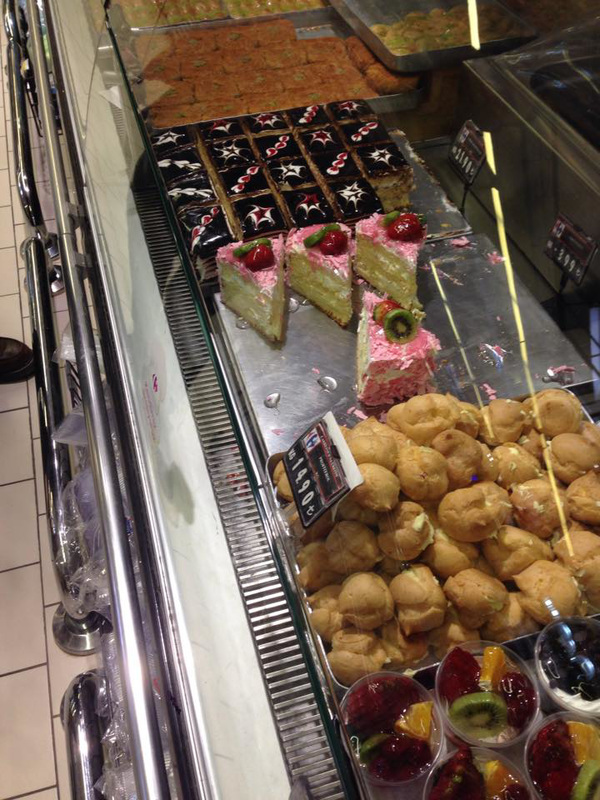 Cakes and profiteroles..........