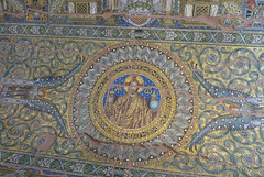 Mosaico en la rota Iglesia Kaiser  luterana de Berlin