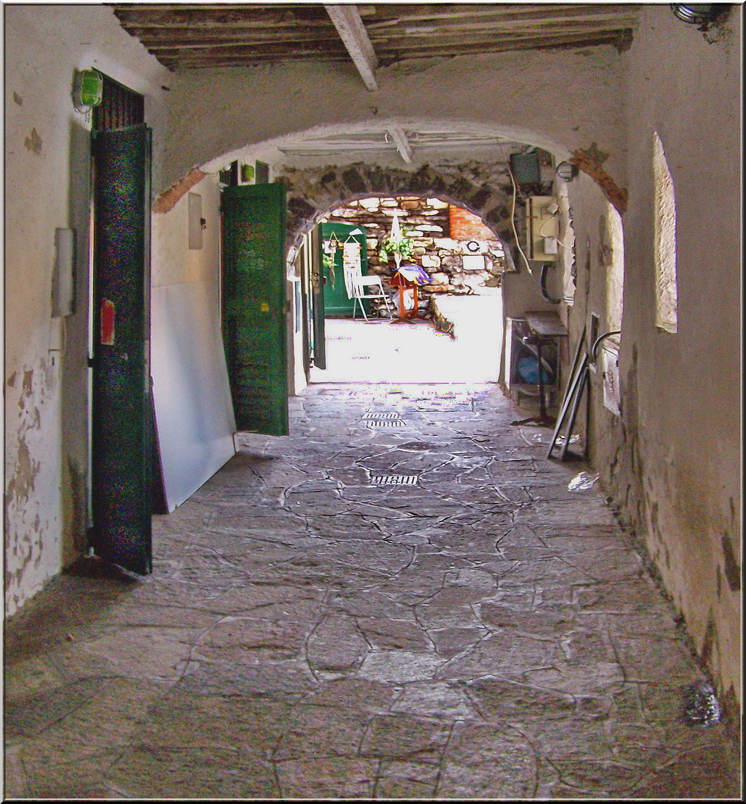 Camogli : la galleria che porta al molo del porto