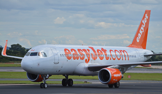 EasyJet EZWJ