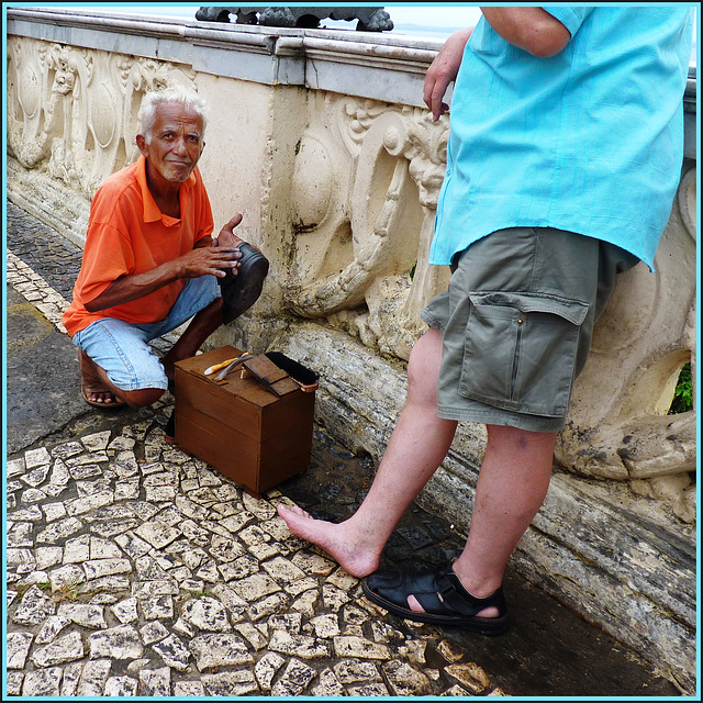 Salvador de Bahìa : um engraxate para Pelourinho - UNA VITA CON LE SCARPE... IN MANO! -