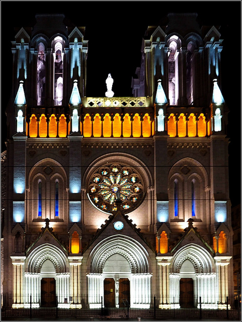 Basilique Notre-Dame de Nice -Façade illuminée