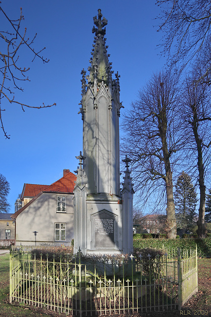 Itzehoe, Denkmal auf dem Klosterhof