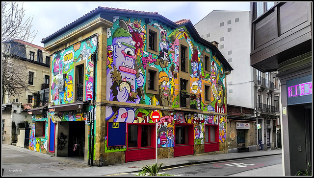 La casa de los colores o de los horrores?    -    HWW La casa de los colores o de los horrores?    -    HWW