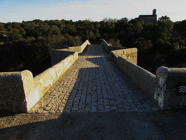 25-Le pont et chapelle