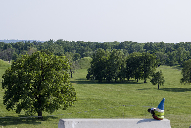 Gnomadeo photographing mounds