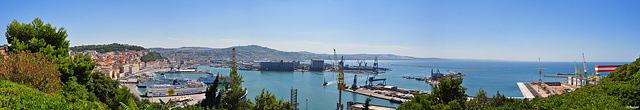 Hafenpanorama Ancona (© Buelipix)