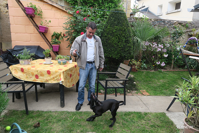 mon fils Michel avec son chien